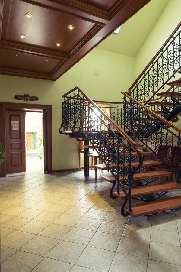 Wellness Hotel Kastiel Jaslovske Bohunice Экстерьер фото