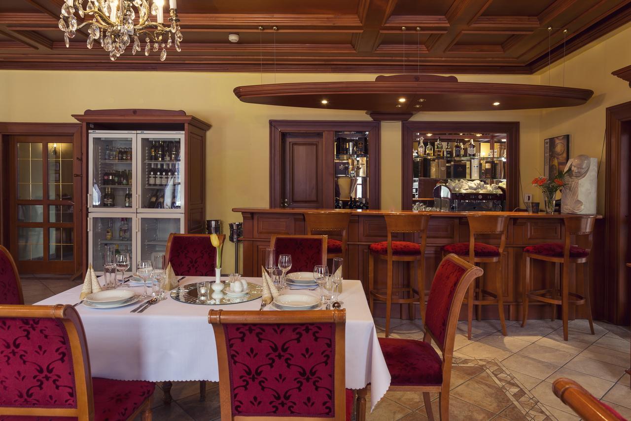Wellness Hotel Kastiel Jaslovske Bohunice Экстерьер фото