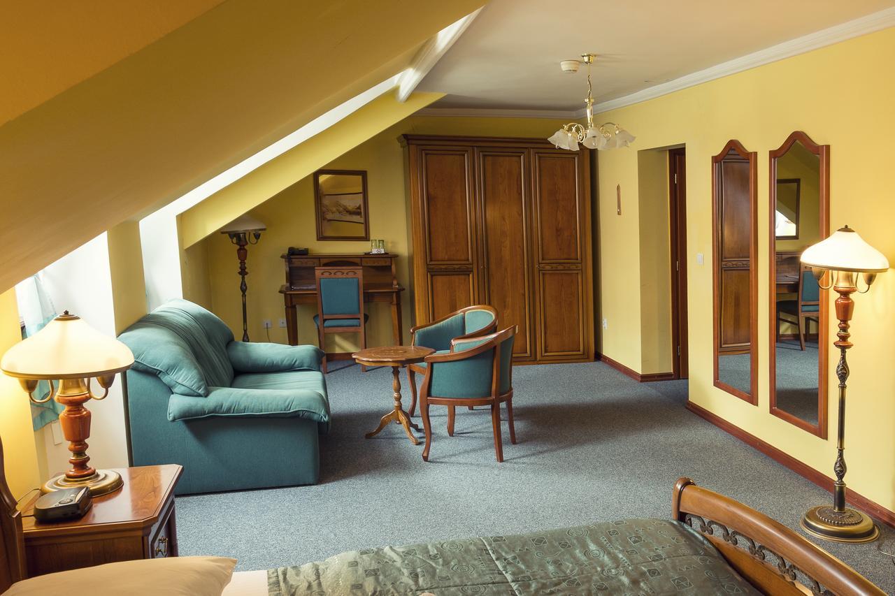 Wellness Hotel Kastiel Jaslovske Bohunice Экстерьер фото